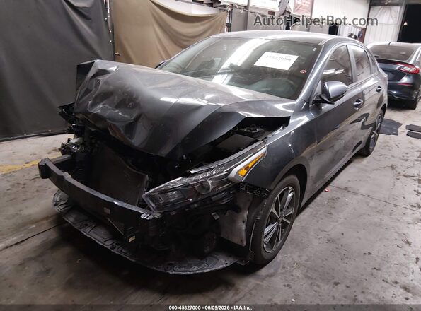 3KPF24AD9RE802502 2024 KIA FORTE Gray Vista tres cuartos delantera izquierda