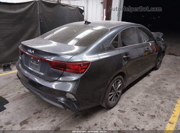 3KPF24AD9RE802502 2024 KIA FORTE Gray Trasero derecho