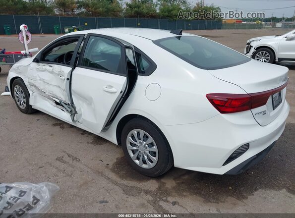 3KPF24AD9RE821101 2024 KIA FORTE White Trasero izquierdo