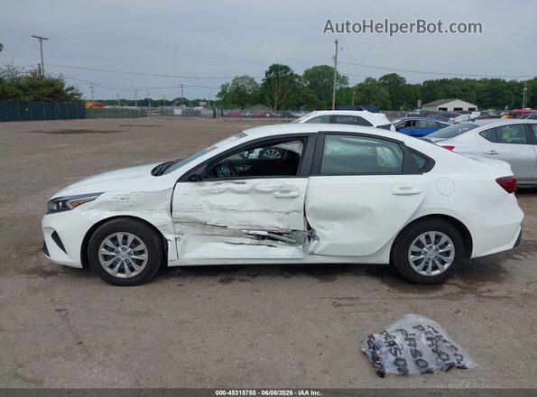 3KPF24AD9RE821101 2024 KIA FORTE White 