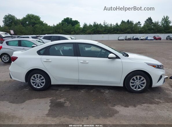 3KPF24AD9RE821101 2024 KIA FORTE White Vista interior de 360 grados