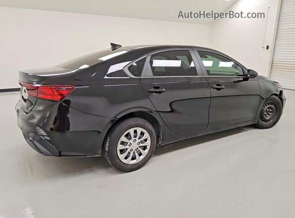 3KPF24AD9RE827044 2024 KIA FORTE Black 
