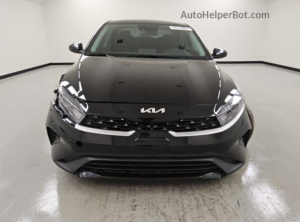 3KPF24AD9RE827044 2024 KIA FORTE Black 
