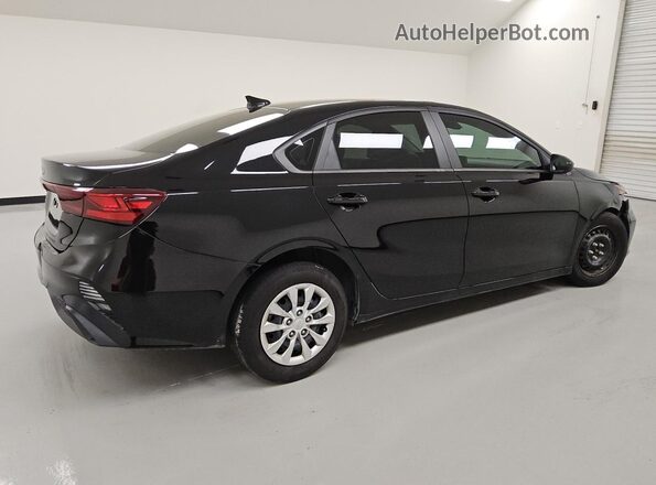 3KPF24AD9RE827044 2024 KIA FORTE Black 