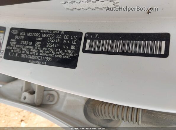 3KPF24ADXKE111906 2019 KIA FORTE White ძრავის განყოფილების ხედი