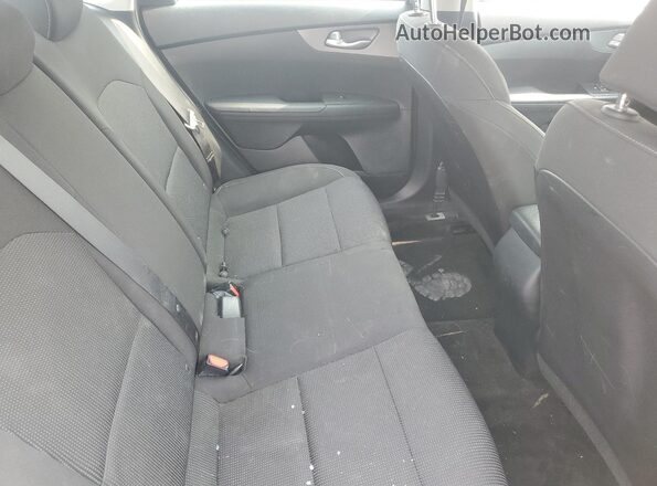 3KPF24ADXKE133968 2019 KIA FORTE Silver Widok tylnych siedzeń