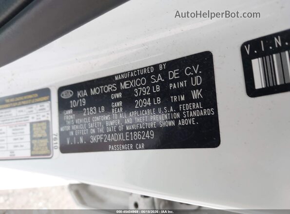 3KPF24ADXLE186249 2020 KIA FORTE White Vista del compartimento del motor