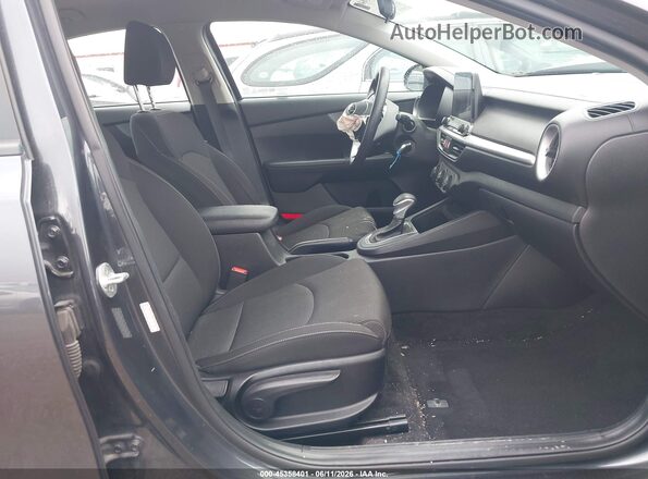 3KPF24ADXLE239094 2020 KIA FORTE Gray Front interior view
