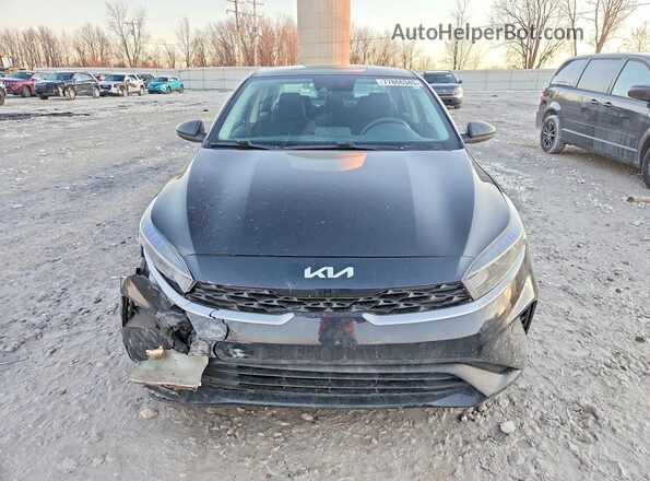 3KPF24ADXNE441565 2022 KIA FORTE Black Widok z przodu