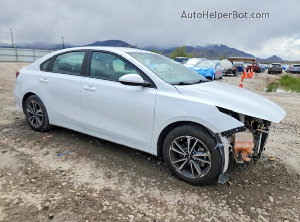 3KPF24ADXNE487039 2022 KIA FORTE White Front right