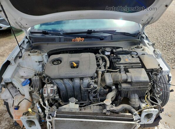 3KPF24ADXNE487039 2022 KIA FORTE White Rear interior view