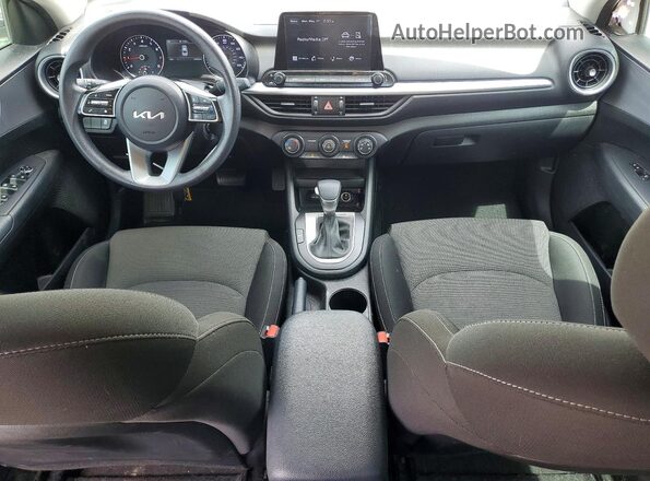 3KPF24ADXNE502168 2022 KIA FORTE White Vista del salpicadero