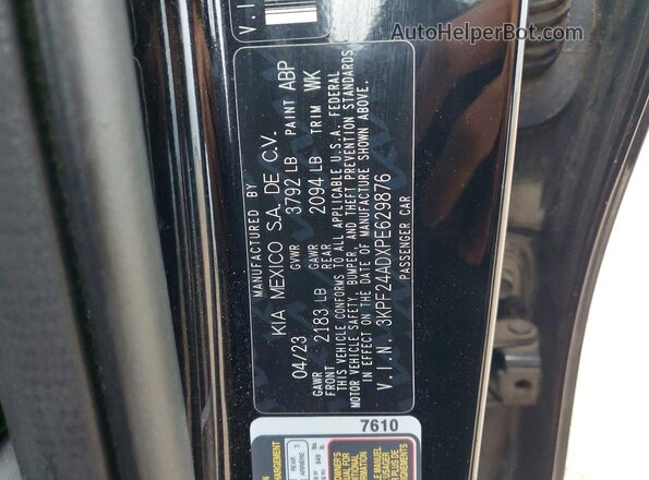 3KPF24ADXPE629876 2023 KIA FORTE Black Widok komory silnika