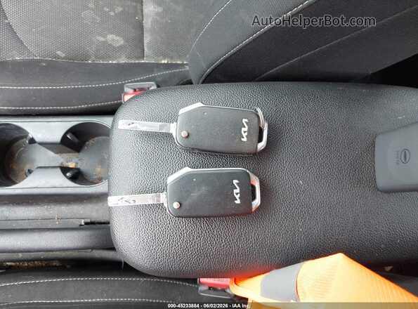3KPF24ADXPE633409 2023 KIA FORTE White Dashboard view