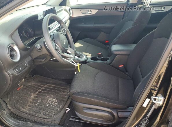 3KPF24ADXPE672940 2023 KIA FORTE Black Widok wnętrza z przodu