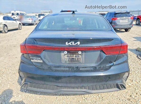 3KPF24ADXPE672940 2023 KIA FORTE Black Widok z tyłu