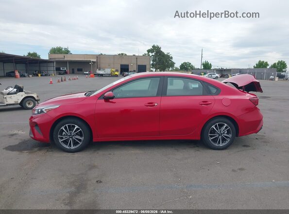3KPF24ADXPE683002 2023 KIA FORTE Red Widok wnętrza z tyłu
