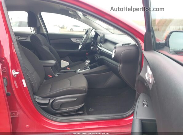 3KPF24ADXPE683002 2023 KIA FORTE Red Widok wnętrza z przodu
