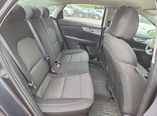 3KPF24ADXRE708693 2024 KIA FORTE Gray 