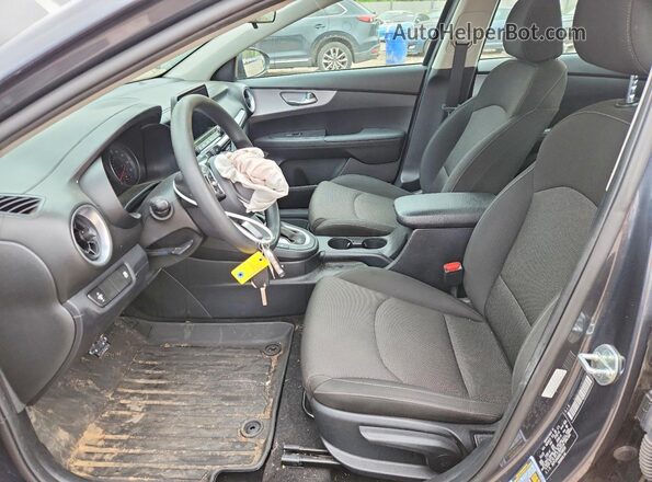 3KPF24ADXRE708693 2024 KIA FORTE Gray 