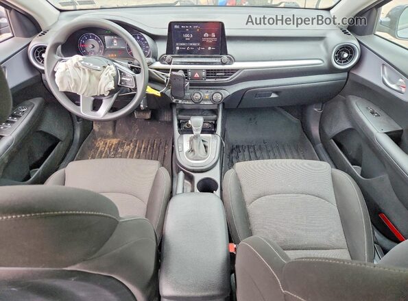 3KPF24ADXRE708693 2024 KIA FORTE Gray 