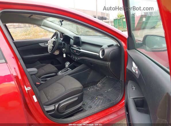 3KPF24ADXRE722531 2024 KIA FORTE Red Front interior view