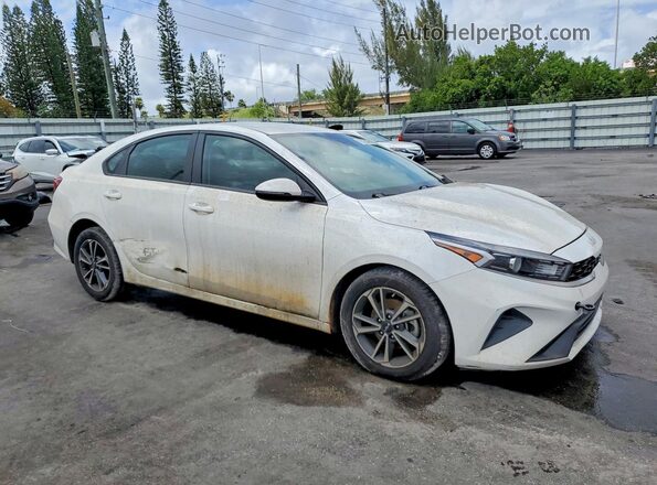 3KPF24ADXRE727289 2024 KIA FORTE White 