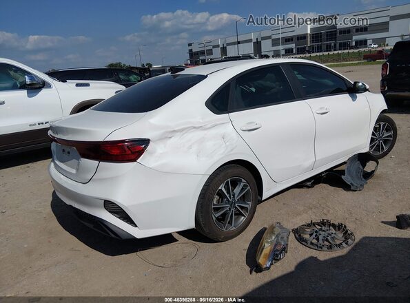 3KPF24ADXRE836917 2024 KIA FORTE White Tył prawy