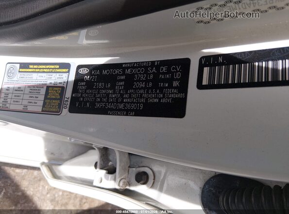 3KPF34AD1ME369019 2021 KIA FORTE White Widok komory silnika