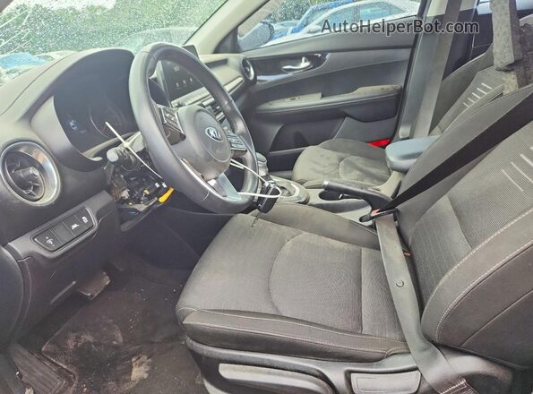 3KPF34AD4KE137107 2019 KIA FORTE Charcoal Front interior view