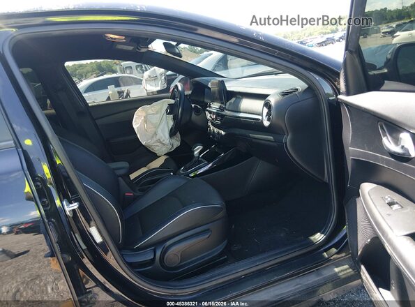 3KPF34AD4ME397476 2021 KIA FORTE Black Вид салону спереду