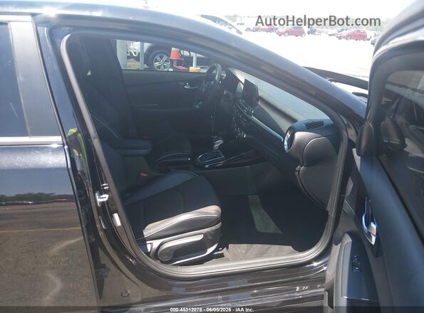 3KPF34AD5ME286239 2021 KIA FORTE Black Вид салону спереду