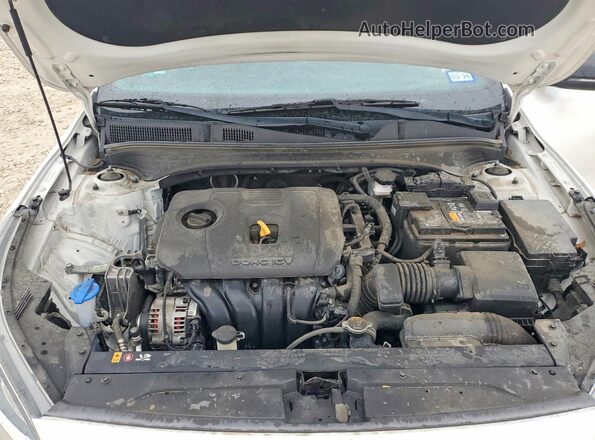3KPF34AD5ME405116 2021 KIA FORTE White Rear interior view