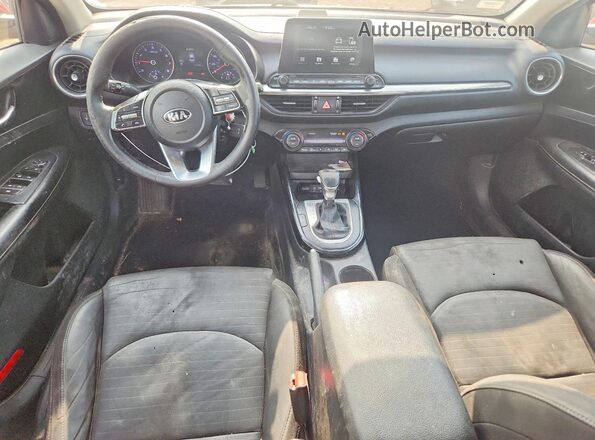3KPF34AD7KE013140 2019 KIA FORTE Красный Вид панели приборов