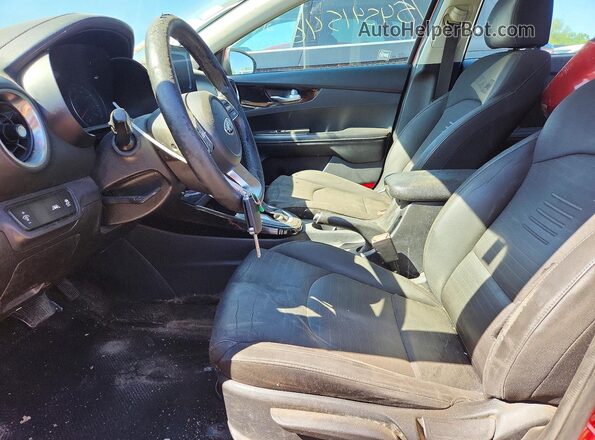 3KPF34AD7KE013140 2019 KIA FORTE Красный Вид салона спереди