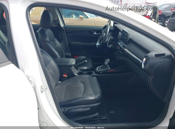 3KPF34AD7KE013395 2019 KIA FORTE White Вид салону спереду