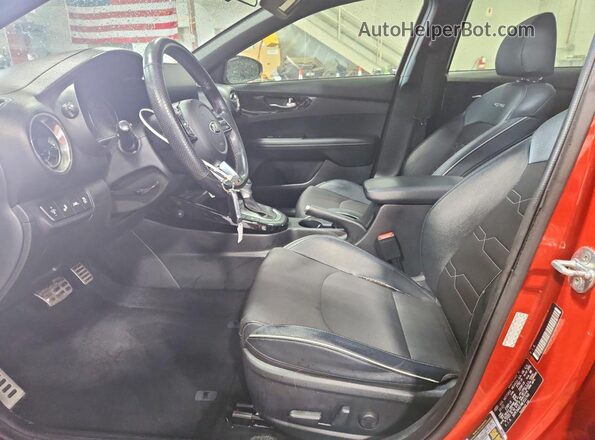 3KPF34AD7ME332749 2021 KIA FORTE Orange წინა სალონის ხედი