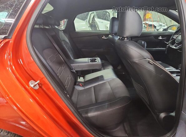 3KPF34AD7ME332749 2021 KIA FORTE Orange უკანა სავარძლების ხედი