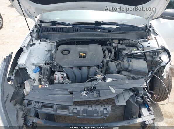 3KPF34ADXME298404 2021 KIA FORTE White Widok z tyłu