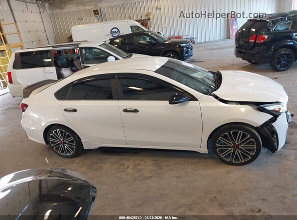 3KPF44AC0PE582794 2023 KIA FORTE White Вид задньої частини салону