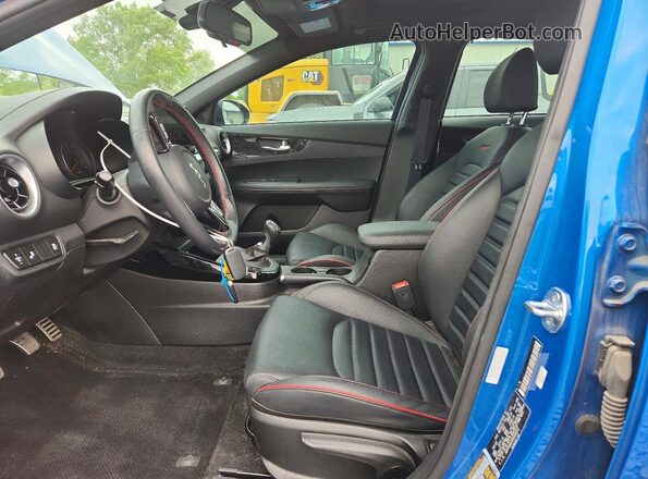 3KPF44AC0PE630312 2023 KIA FORTE Blue Front interior view
