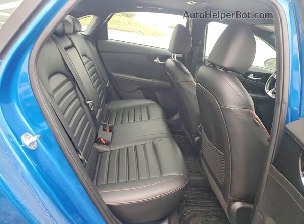 3KPF44AC2NE467918 2022 KIA FORTE Blue Widok tylnych siedzeń