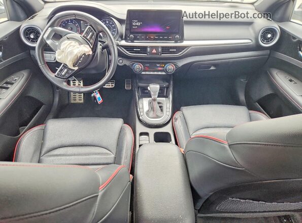 3KPF44AC2PE571036 2023 KIA FORTE White Vista del salpicadero