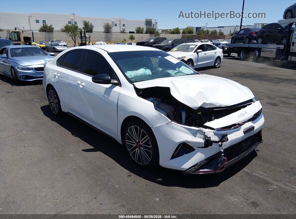 3KPF44AC3NE453784 2022 KIA FORTE White 360 interior view