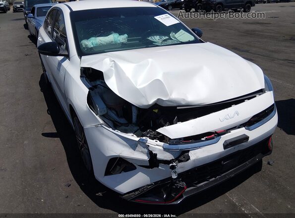 3KPF44AC3NE453784 2022 KIA FORTE White Front view