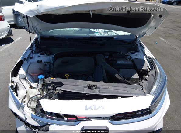 3KPF44AC3NE453784 2022 KIA FORTE White Rear view