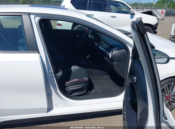 3KPF44AC5NE453060 2022 KIA FORTE White Вид салону спереду