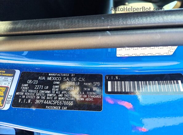 3KPF44AC5PE676668 2023 KIA FORTE Blue Widok naklejki z numerem VIN