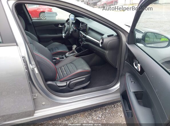 3KPF44AC5RE715861 2024 KIA FORTE Silver Front interior view