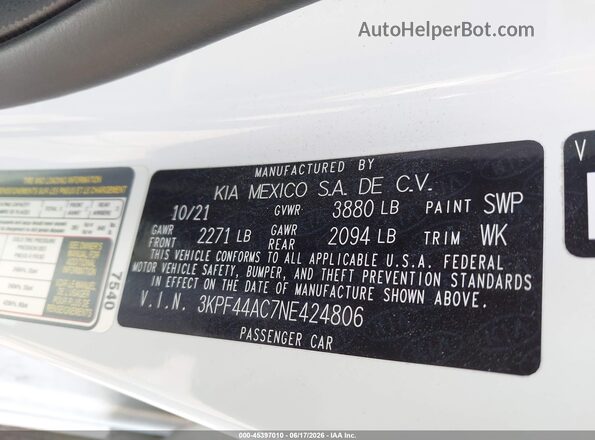 3KPF44AC7NE424806 2022 KIA FORTE White Widok komory silnika